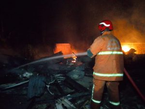 Gudang Barang Rongsokan Ludes Terbakar