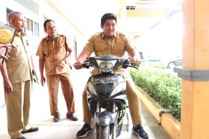 Bupati  Robby Puji Motor Listrik Karya ASN Bintan