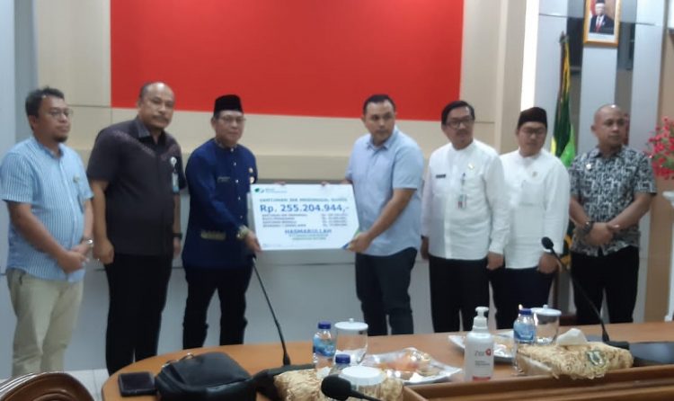 BP Jamsostek Serahkan Santunan Rp 1,2 Miliar ke Lima Ahli Waris Korban Longsor di Serasan