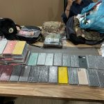 Petugas Bea Cukai Batam Tangkap Pemudik yang akan Selundupkan Ratusan Ponsel