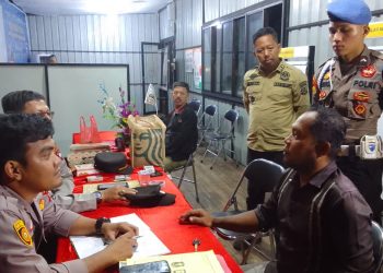 Warga Terus Berdatangan ke Posko Informasi Korban Tenggelam SB. Evelyn Calisca 01