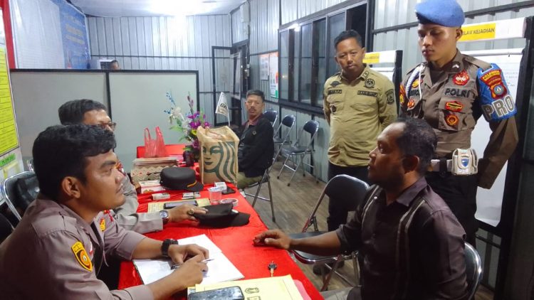 Warga Terus Berdatangan ke Posko Informasi Korban Tenggelam SB. Evelyn Calisca 01