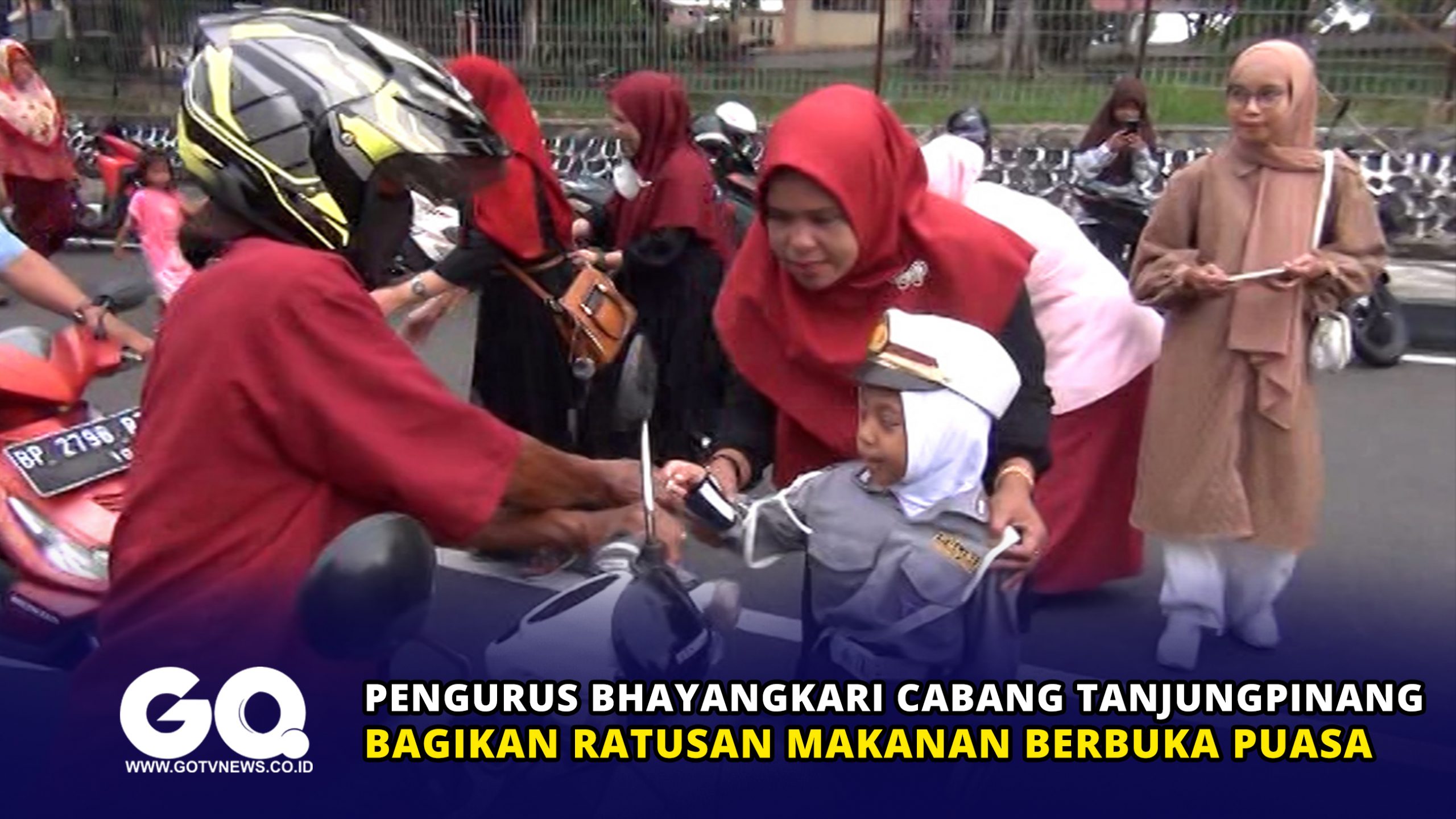 Pengurus Bhayangkari Cabang Tanjungpinang Bagikan Ratusan Makanan Berbuka Puasa