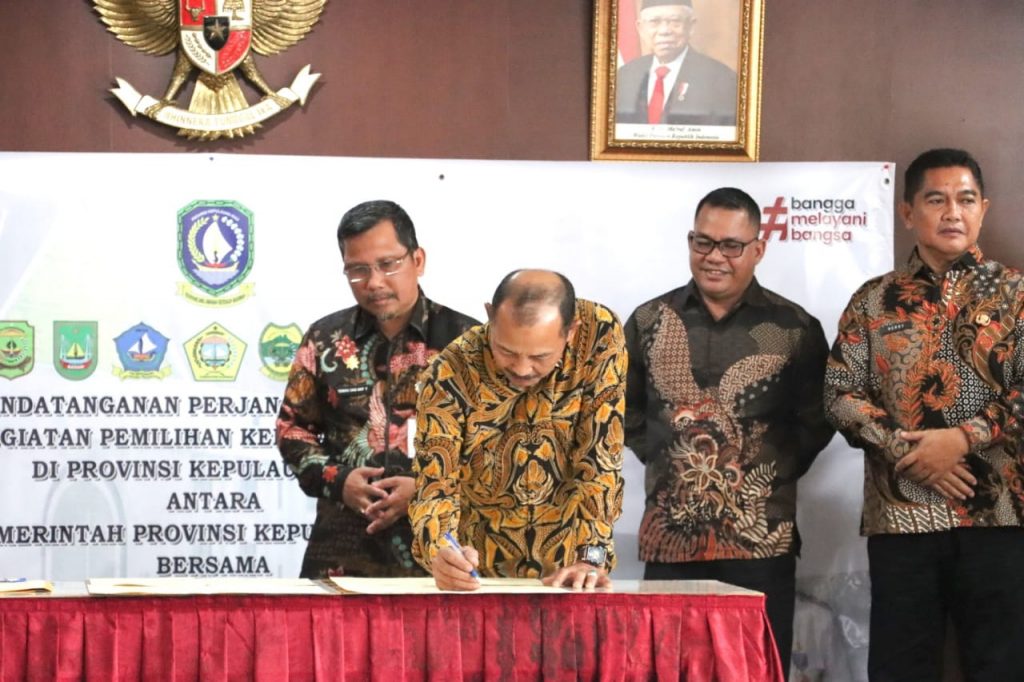 Sekda Bintan Tandatangani Kerja Sama Pendanaan Pilkada Serentak 2024