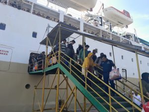 Mudik Lebaran 2023, Penumpang Kapal di Pelabuhan Kijang Meningkat 40 Persen