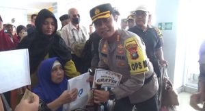 Arus Balik Lebaran, Polresta Tanjungpinang Bagikan Ratusan Tiket Kapal Gratis