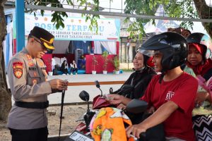 Polres Bintan Bagikan 200 Tiket Kapal Gratis saat Arus Balik Lebaran