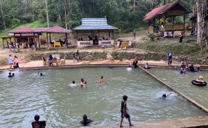 Daya Tarik Pariwisata Air Terjun Batu Ampar Lingga jadi Destinasi Favorit Wisatawan saat Libur Lebaran