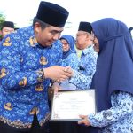Peringati Harkitnas 2023, Pemkab Bintan Beri Penghargaan Kepada 10 ASN