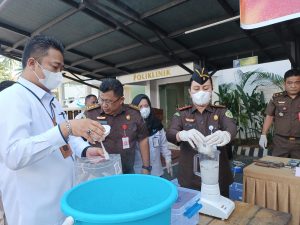 Kejari Tanjungpinang Musnahkan 4 Kg Narkoba, Bong dan Ponsel Sitaan
