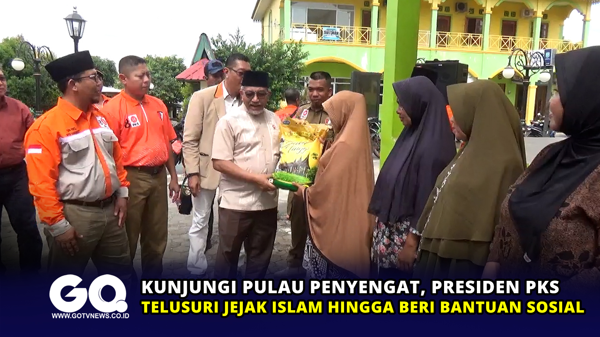 Kunjungi Pulau Penyengat, Presiden PKS Telusuri Jejak Islam hingga Beri Bantuan Sosial