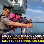 Sambut Hari Bhayangkara Ke 77, Polres Bintan Gelar Upacara Tabur Bunga di Perairan Tanjung Uban