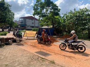 Ada Proyek Box Culvert, Pengendara Nekat Terobos Jalan Raja Haji Fisabillah Tanjungpinang