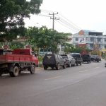 Antrean Solar Mengular di SPBU Toapaya Bintan