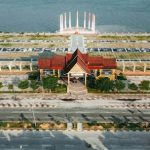 Coastal Area Destinasi Wisata Favorit Warga Karimun