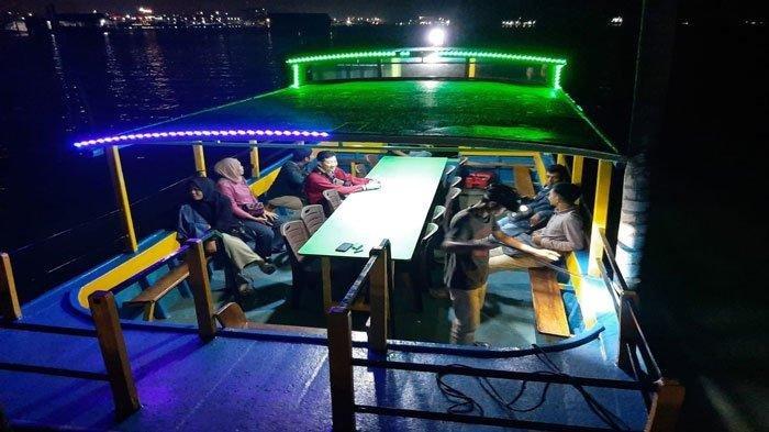 Santap Kelezatan Seafood Diatas Kapal, Destinasi Kuliner Terbaru di Tanjungpinang