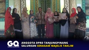 Anggota DPRD Tanjungpinang Salurkan Seragam Majelis Taklim
