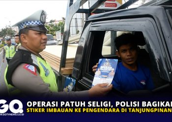 Operasi Patuh Seligi, Polisi Bagikan Stiker Imbauan ke Pengendara di Tanjungpinang