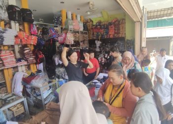 Jelang Tahun Ajaran Baru, Warga Tanjungpinang Mulai Buru Perlengkapan Sekolah