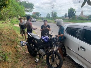 Sopir Hilang Kendali, Mobil Pick Up Tabrak Pemotor di Jalan WR Supratman Tanjungpinang
