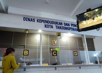 Oknum Honorer Disdukcapil Dilaporkan, Wan Samsi: Kalau Betulan Saya Tindak