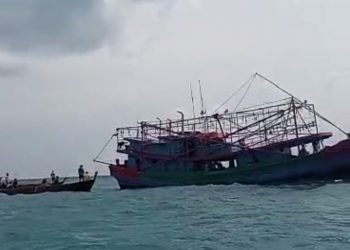 Nelayan Usir Puluhan Kapal Pukat Mayang di Perairan Mapur Bintan