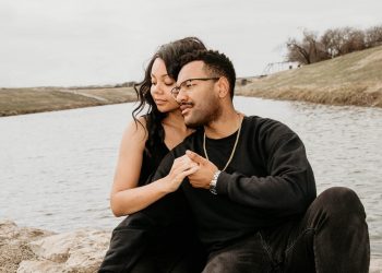 Ramalan Shio Ayam 20 Agustus 2023, Imbangi Kesibukan Karir dan Asmara.