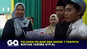 Puluhan Pelajar SMA Negeri 1 Toapaya Bintan Terima KTP-el