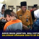 Akhir Masa Jabatan, Wali Kota Rahma Salurkan Seragam Gratis SD dan SMP