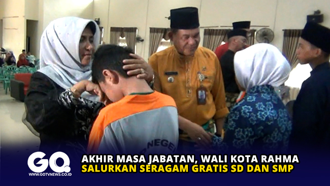 Akhir Masa Jabatan, Wali Kota Rahma Salurkan Seragam Gratis SD dan SMP