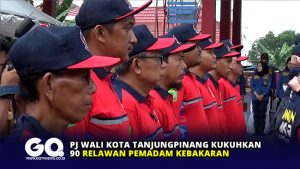 Pj Wali Kota Tanjungpinang Kukuhkan 90 Relawan Pemadam Kebakaran