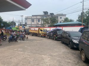 Sopir Truk di Tanjungpinang Keluhkan Antrean Panjang saat Beli BBM