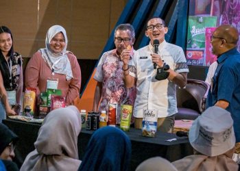 Menparekraf Review Produk Peserta Workshop KaTa Kreatif di Batam ala Food Vlogger