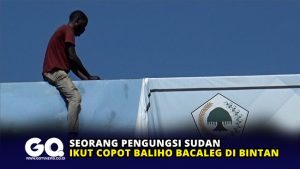 Seorang Pengungsi Sudan Ikut Copot Baliho Bacaleg di Bintan