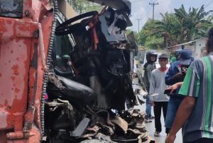 Adu Kambing Dua Truk di Bintan, 1 Orang Alami Patah Kaki