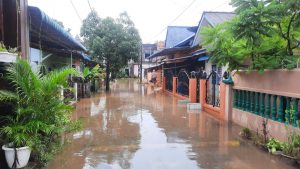 Gegara Drainase Jebol, 40 Rumah di Perumahan Taman Harapan Indah Terendam Banjir