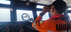 Perahu Diterjang Ombak, Lima Nelayan Kepri Hanyut ke Malaysia