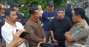 Menolak Direlokasi, Belasan Pedagang Gurindam 12 Datangi Rumah Gubernur Kepri