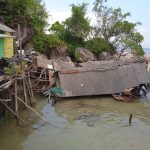 Satu Rumah Warga Kampung Baru Ambruk Diterjang Ombak