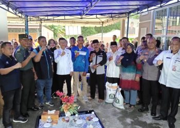 PJ Wako Tanjungpinang Salurkan Bantuan Beras ke 659 KPM Kampung Bugis dan Senggarang.