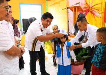 Pembagian Seragam Gratis, Bukti Pemkab Bintan Serius Dalam Dunia Pendidikan