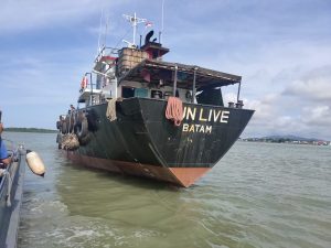 Kapal Mini Tanker Angkut Puluhan Ton BBM Ditangkap Bea Cukai