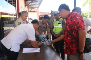 Lima Polisi di Tanjungpinang Mendadak Jalani Tes Urine