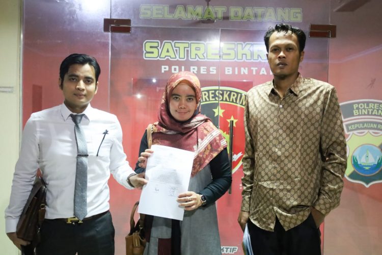Elyza Riani Laporkan Oknum Penyebar Paket Semabko Baznas ke Polres Bintan.