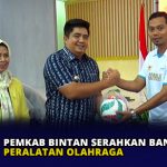 Pemkab Bintan Serahkan Bantuan Peralatan Olahraga