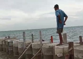 Nelayan Kampung Bugis Bintan Utara Keluhkan Cincin Beton Pembatas PT ESCO Menjorok ke Laut