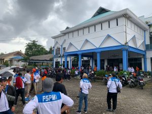 Ratusan Buruh Batam Gelar Aksi Unjuk Rasa di Kantor Disnaker Kepri, Tuntutan Kenaikan Upah