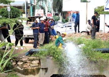 BP Batam dan PT ABHi Lakukan Flushing Jaringan Pipa Air, Guna meningkatkan Kualitas Air