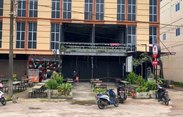 Pengunjung Rusuh, Cafe Lekko Tanjungpinang Dipasang Garis Polisi.