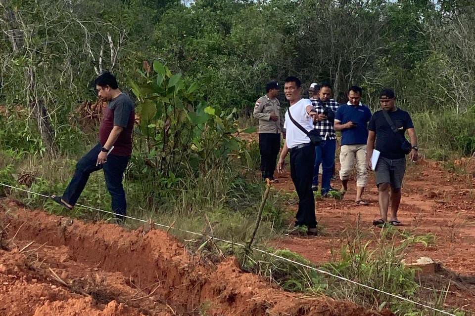 Polisi Dalami Dugaan Pencurian Hasil Hutan Berupa Kayu di Lahan PT Antam Kijang.